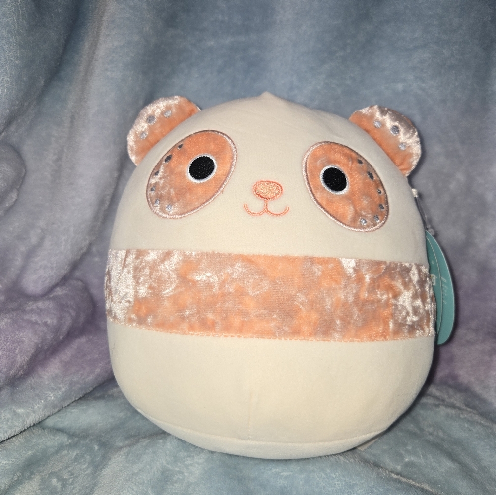 NWT SQUISHMALLOW  (BEE)